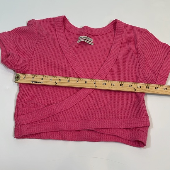 Urban Outfitters Cropped Top Size Large Pink Wrap Front NWOT - Picture 6 of 10
